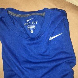 Small Nike Dryfit short sleeve